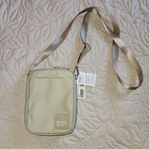 lululemon athletica Easy Access Crossbody Bag NWT